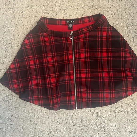Hot Topic XL thicker plaid  mini - Picture 3 of 8